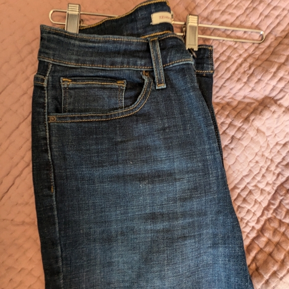 EUC Levi's Women's 721 High-Rise Skinny Dark Wash Jeans Size 28 - Picture 4 of 5